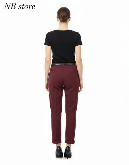 pantalone bordeaux con cinta nera in pelle