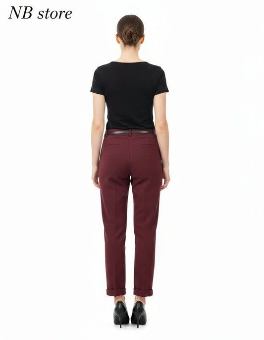 pantalone bordeaux con cinta nera in pelle
