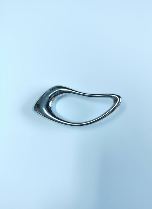 anello con forma asimmetrica