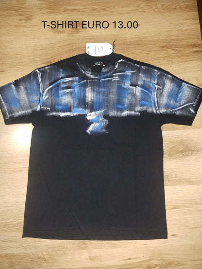 T-shirt fantasy nera