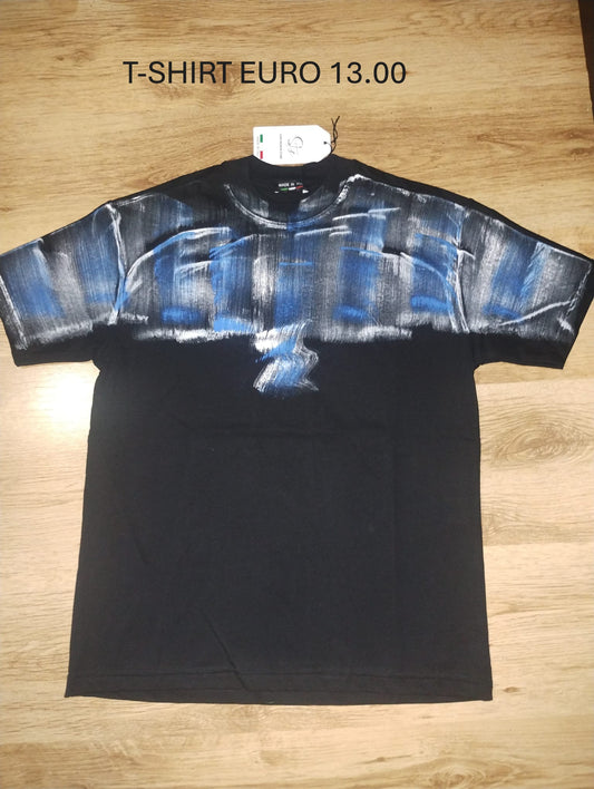 T-shirt fantasy nera