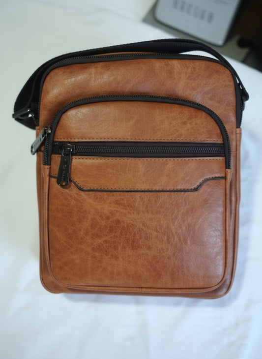 Tracolla in cuoio marrone Enrico Coveri con zip